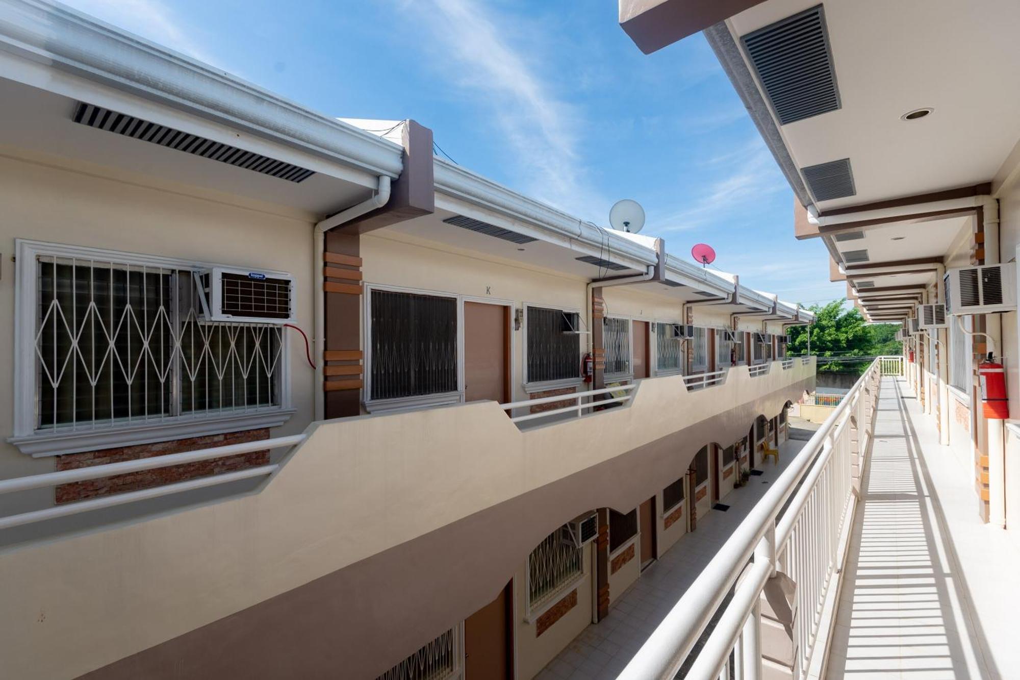 3J'S And K Apartment Île de Mactan Extérieur photo